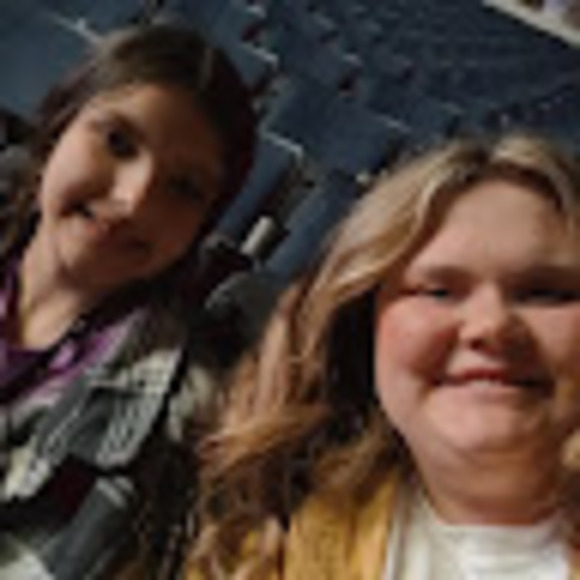 Meet your Posher, Danielle - Picture 1 of 1